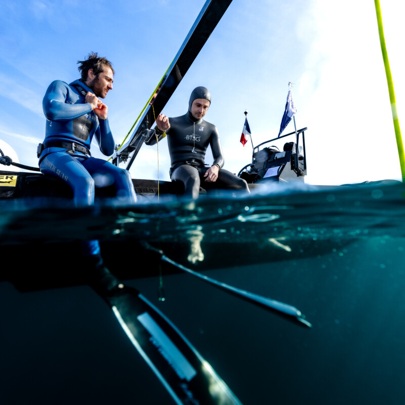 Initiez-vous à la plongée en apnée avec le champion du monde Arnaud Jerald I Arnaud Jerald avant sa plongée en apnée I © Guillaume Ruoppolo 